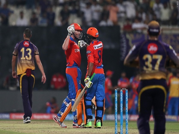 केकेआर की कमजोरी बनकर उभरे उसके बॉलर