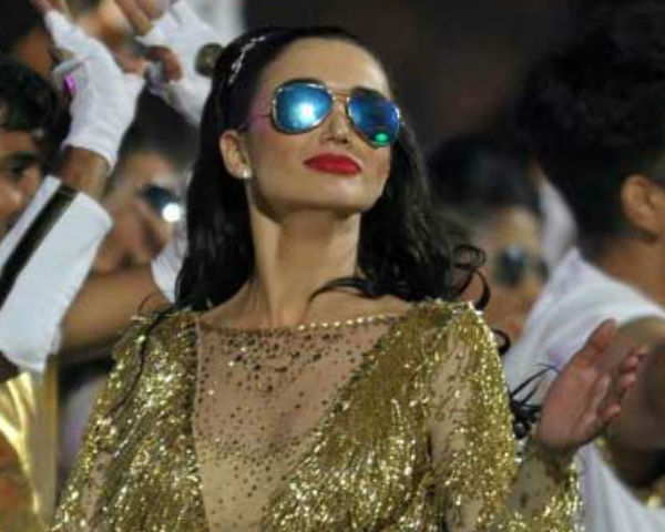 IPL Opening Ceremony : 'काला चश्मा' गीत पर एमी जैक्सन का डांस देख झूमे दर्शक, गूंज उठा स्टेडियम