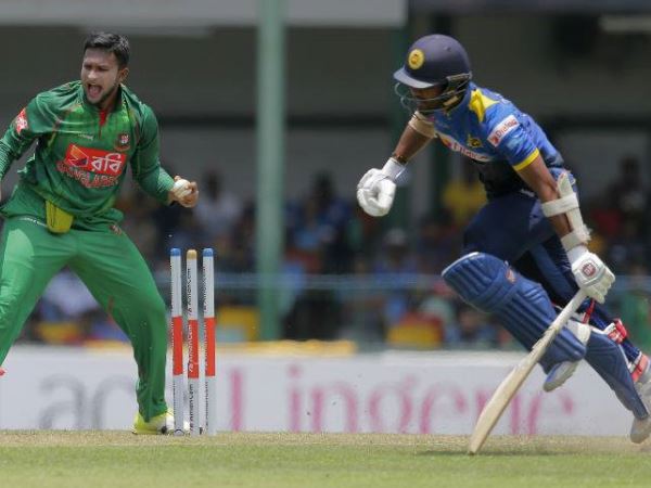 बांग्लादेश-श्रीलंका मैच में दिनेश चांडीमल अजीबोगरीब तरीके से हुए रन आउट