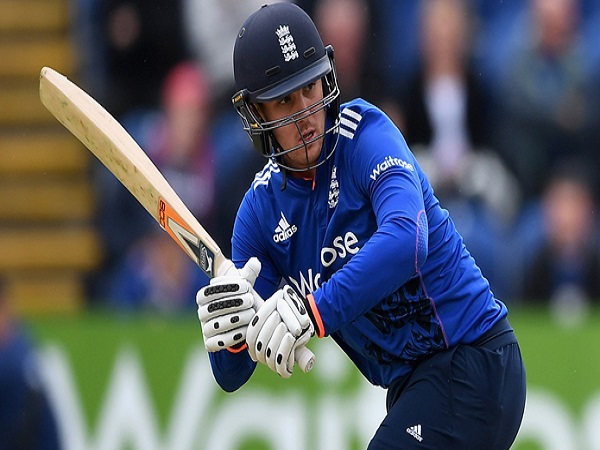 इस खिलाड़ी को मैच में नहीं खिला रही गुजरात की टीम, छोड़ सकता है IPL