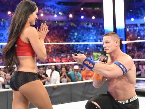 जॉन सीना ने रिंग में गर्लफ्रेंड को किया प्रपोज, किस से मिला जवाब