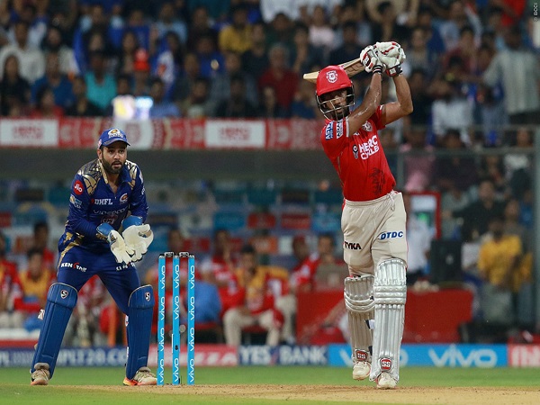 साहा का मैजिक रोकने में नाकाम रहे मुंबई के बॉलर