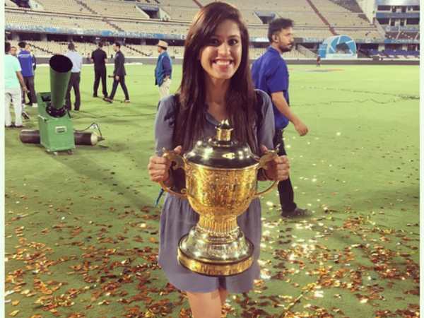 ये हैं क्रुनाल पांड्या की मंगेतर, जिन्होंने आईपीएल ट्रॉफी के साथ शेयर की तस्वीर