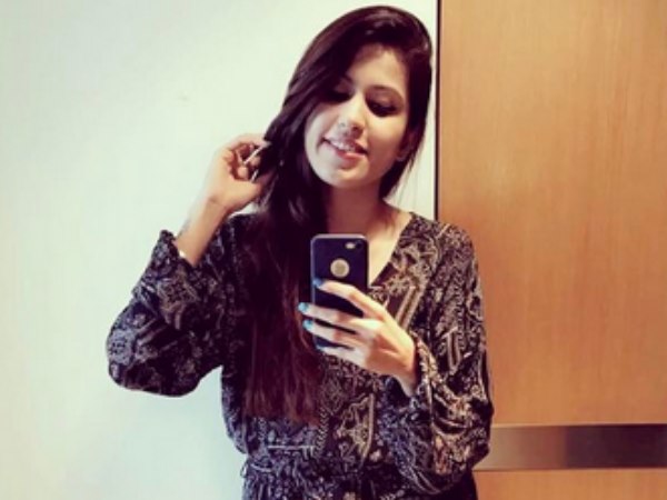 आईपीएल फाइनल की जीत के बाद खिंचाई तस्वीर