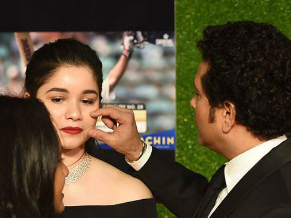 सचिनः अ बिलियन ड्रीम्स प्रीमियर: सबकी नजर तेंदुलकर पर और तेंदुलकर की नजर बेटी सारा पर, क्यों?