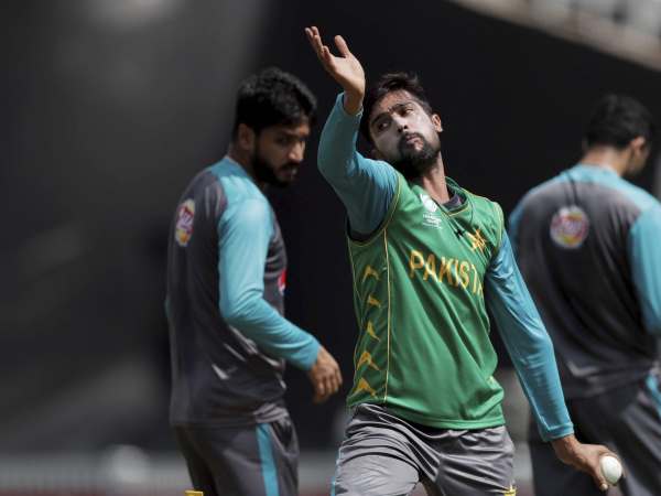 मोहम्मद आमिर ने लिया विराट कोहली का विकेट