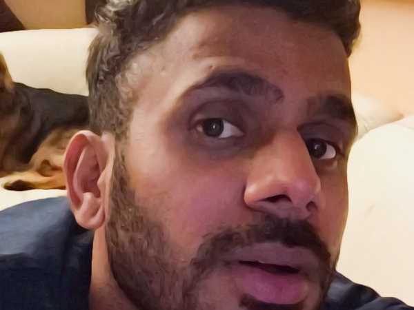 सहवाग से पंगा लेने वाले पाकिस्तानी लतीफ को मनोज तिवारी ने धो डाला