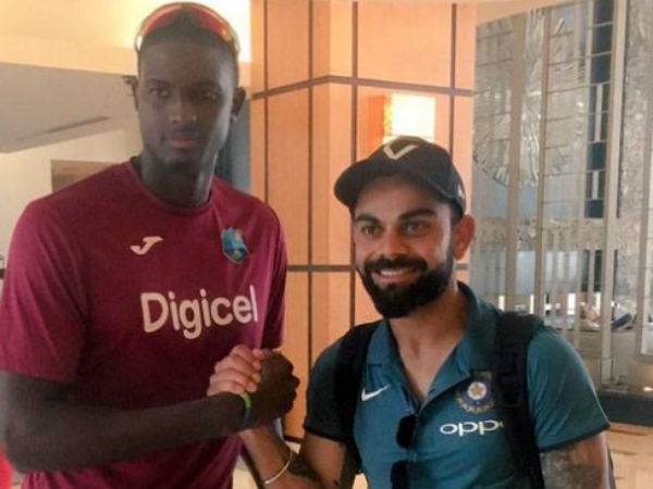 मुकाबले को तैयार कोहली, विंडीज कप्तान के साथ दिखे विराट