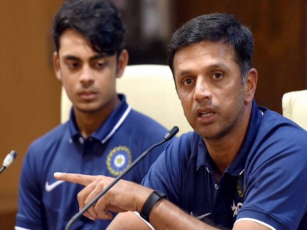 विवाद के बाद भी बढ़ा द्रविड़ का कार्यकाल, दो साल और रहेंगे कोच