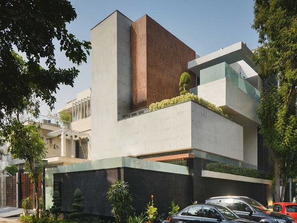 महंगी कारों के शौकीन हैं कोहली 