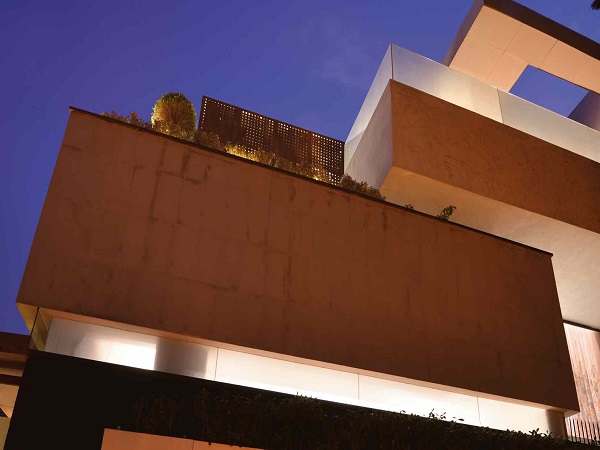 गुरुग्राम में है कोहली का आलीशान घर