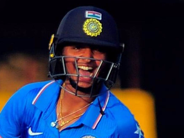 12 चौके और दो छक्के