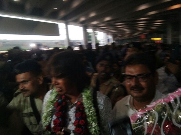 फिल्मों और संगीत का शौक हैः झूलन