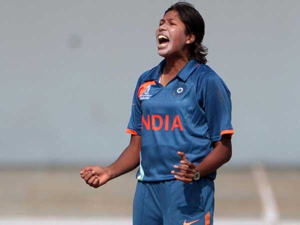 झूलन गोस्वामी: सुबह 5 बजे पकड़ती थी रोज ट्रेन, संघर्ष की शानदार कहानी