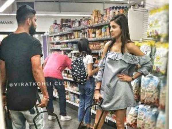 न्यूयॉर्क के ग्रॉसरी स्टोर में अनुष्का ने विराट को क्यों दिया ये 'सीरियस एक्सप्रेशन'?