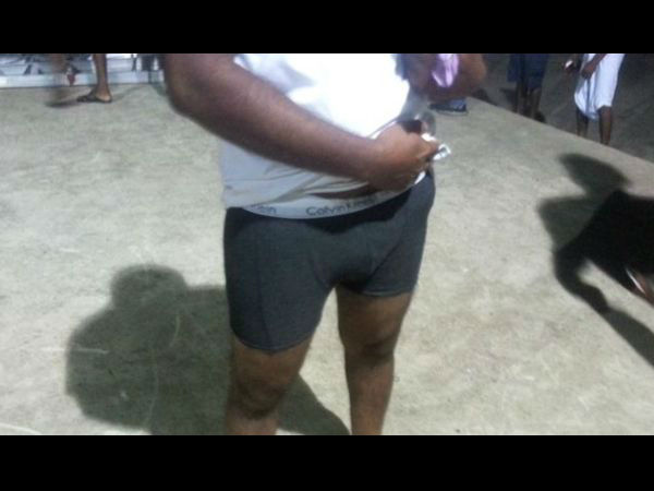 मैच हारने पर उतरवा दी पैंट, अब मांगनी पड़ी माफी