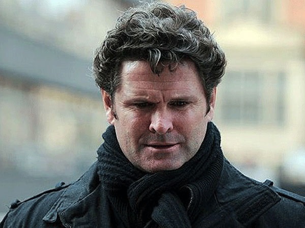 क्रेन्स ने मजबूरी में बसो की छत साफ करने से लेकर ट्रक तक चलाया