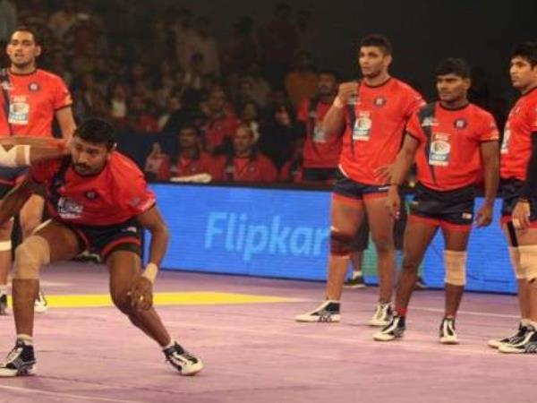 प्रो कबड्डी 2017: रोमांचक मुकाबले में दिल्ली दबंग ने तमिल थलाइवाज को 30-29 से दी मात