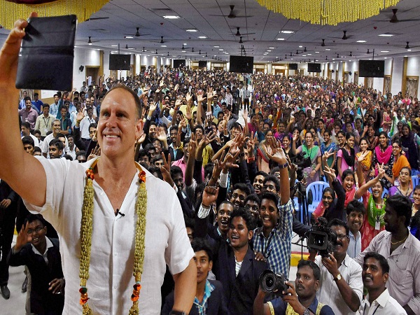 दिग्गज क्रिकेटर ने अंग्रेजी में लिखा 'जन गण मन', भारतीय गदगद