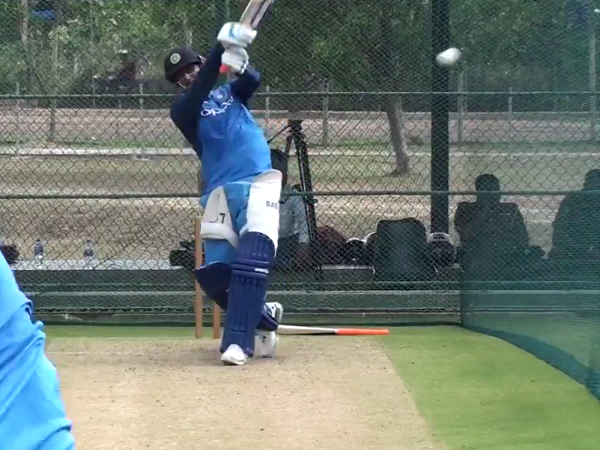 श्रीलंका के खिलाफ उड़ेगा धोनी का हेलीकॉप्टर, सामने आया वीडियो