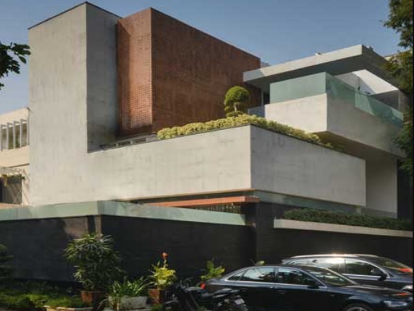 विराट कोहली के पास हैं कई आलीशान बंग्ले