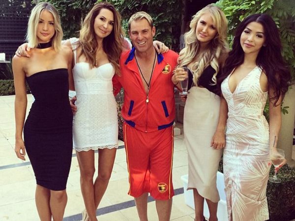 'वॉर्न काफी फिट हैं उन्होने हम दोनों को पूरी तरह संतुष्ट किया'