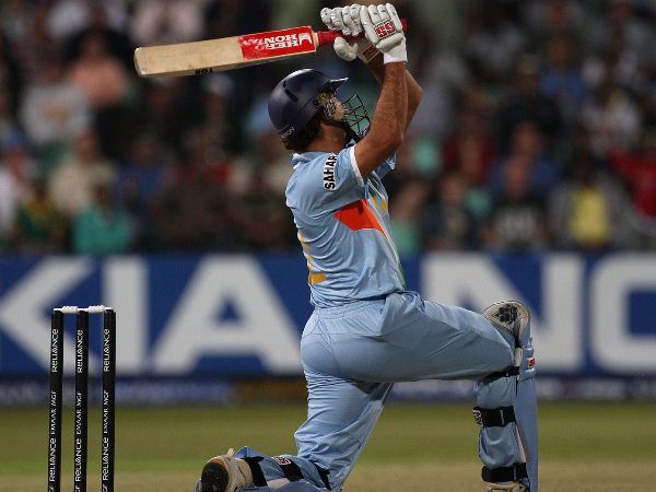 सबसे तेज फिफ्टी के मालिक हैं युवी