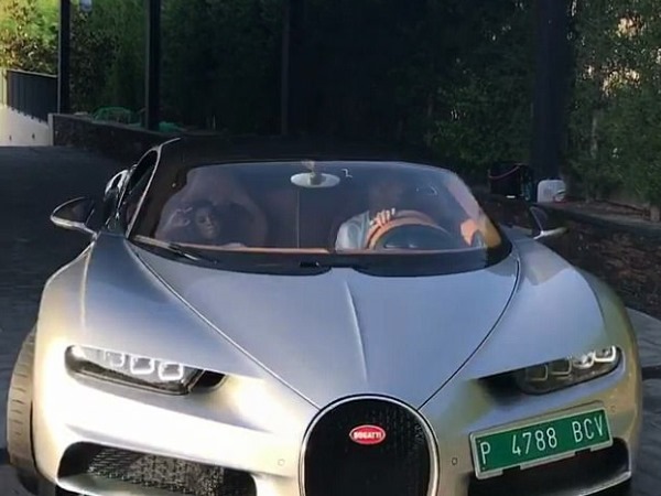 VIDEO: रोनाल्डो ने बेटे के साथ दौड़ाई 19 करोड़ की बुगाती, फीचर जानकर चौंक जाएंगे