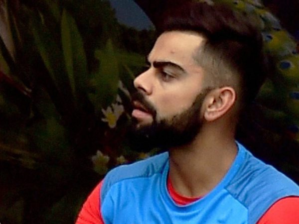 धोनी ने पूरी की फिफ्टी तो बन गया कोहली का मुंह, ताली तक नहीं बजाई