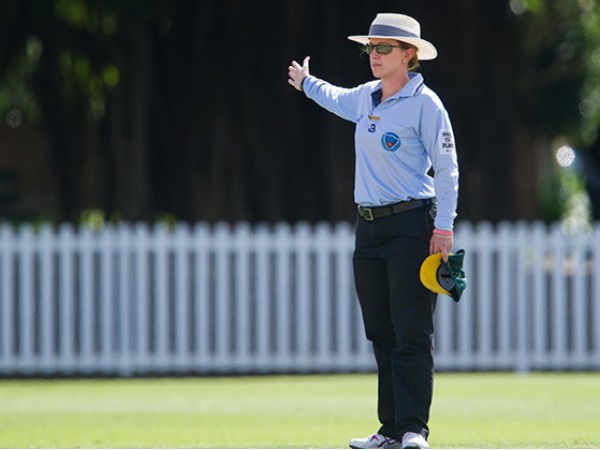 पुरुषों के मैच में होगी महिला अंपायर, पहली बार इस देश में होगा ऐसा