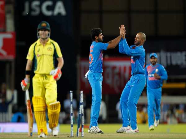 नतमस्तक हुए कंगारू बल्लेबाज