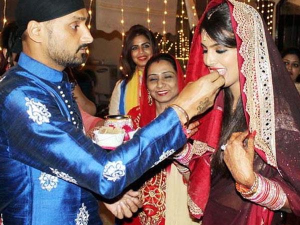  फोटो शेयर कर बुरे फंसे हरभजन 