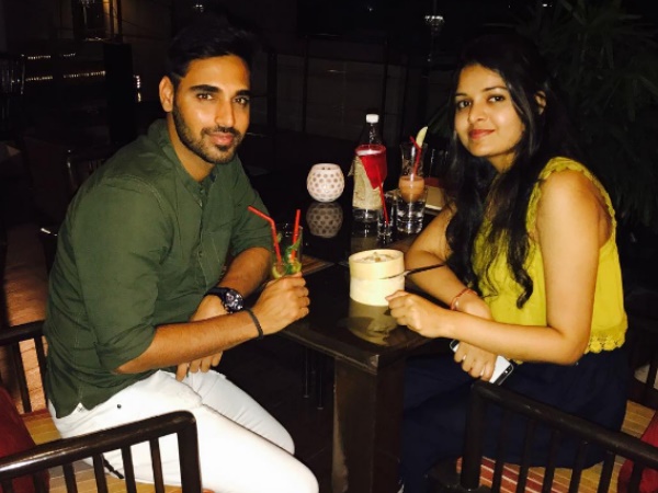 तेज गेंदबाज भुवनेश्वर कुमार ने की सगाई, इंस्टाग्राम पर शेयर की 'बेटर हाफ' की फोटो