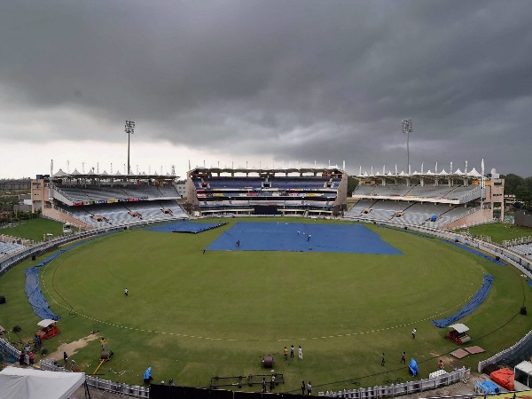 बारिश बन सकती है में बाधा