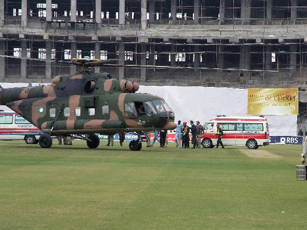 12 मिनट तक श्रीलंकाई खिलाड़ियों की बस को घेरे खड़े रहे थे आतंकी