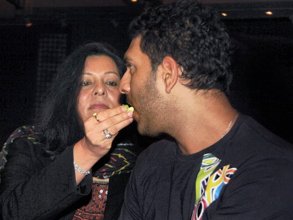 दो कार मुझे तब मिली थी जब मैंने 6 गेंदों पर 6 छक्के लगाए