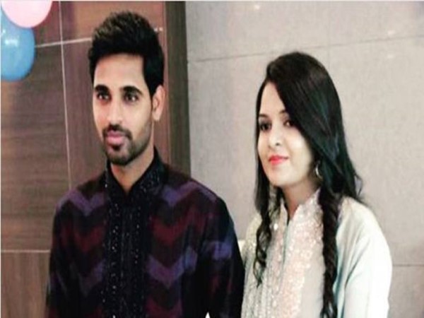 एंगेजमेंट के बाद भुवनेश्वर कुमार ने तस्वीर पर लिखा कुछ खास कि हो गया वायरल