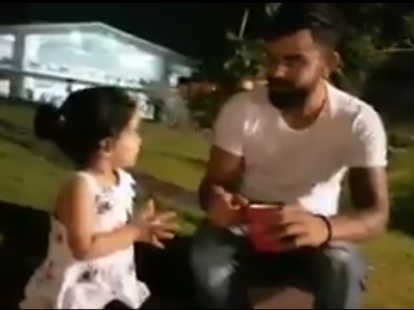 VIDEO: फॉर्म हाउस पर धोनी की बेटी जीवा के साथ खेलते दिखे कोहली