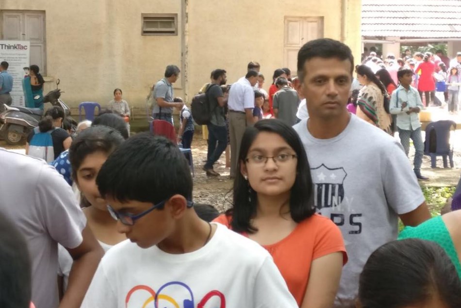 द्रविड़ की ये फोटो हो रही है वायरल, लोग बता रहे हैं असली रोल मॉडल