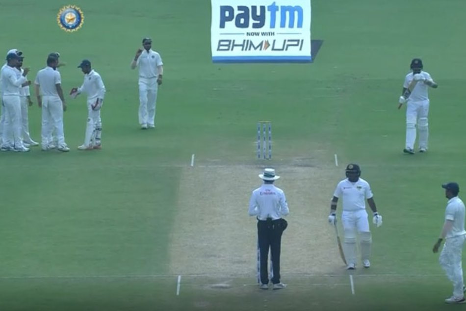 तो श्रीलंका को मिलेगी सजा, स्टीवन स्मिथ की तरह परेरा ने ड्रेसिंग रूम की ओर देखकर लिया रिव्यू