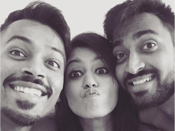 ह मेरी जिंदगी में क्रिकेट की अहमियत समझती है