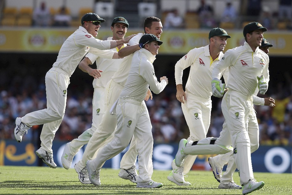 एशेजः ऑस्ट्रेलिया ने इंग्लैंड के 10 विकेट से धोया, बना डाले कई बड़े रिकॉर्ड