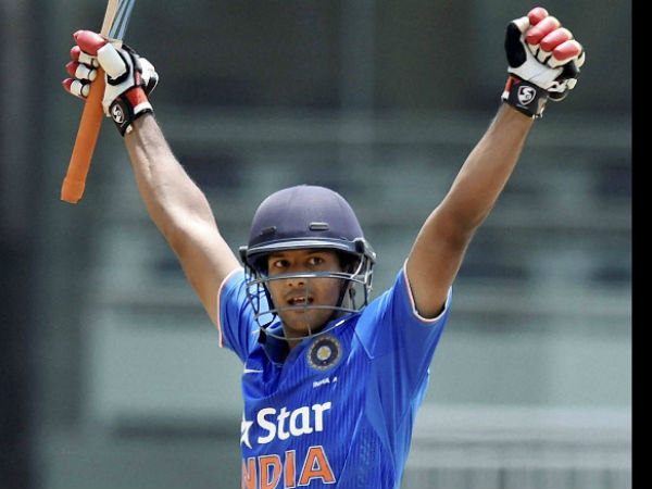 कर्नाटक के सलामी बल्लेबाज मयंक अग्रवाल ने रचा इतिहास, अब लक्ष्मण के रिकॉर्ड पर नजर