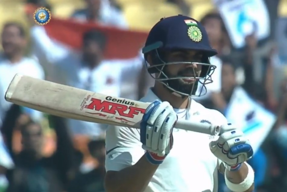 वायरल वीडियोः बल्ले के हैंडल से कोहली ने मारा चौका, खुद भी रह गए हैरान