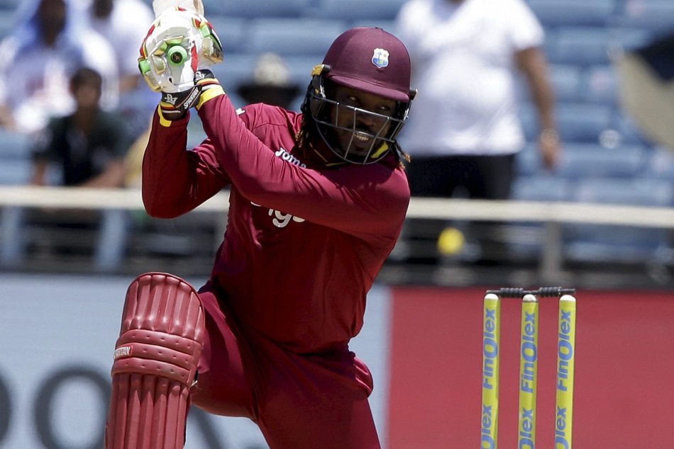 क्रिस गेल ने फिर मचाया तूफाना, 18 छक्कों से बना डाला वर्ल्ड रिकॉर्ड