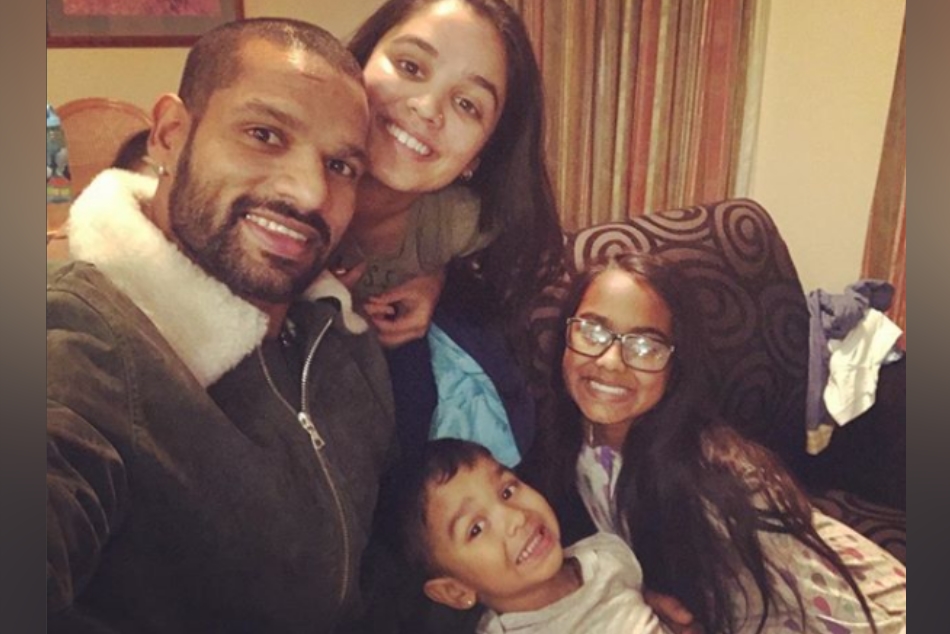 एमिरेट्स एयरलाइंस ने शिखर धवन से मांगी माफी, बताया- इसलिए नहीं जाने दिया बच्चे को