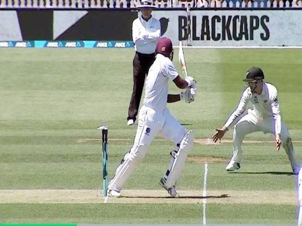 पहले मैच की पहली गेंद पर विंडीज क्रिकेटर सुनील अंबरीश के नाम जुट गया एक अनचाहा रिकॉर्ड