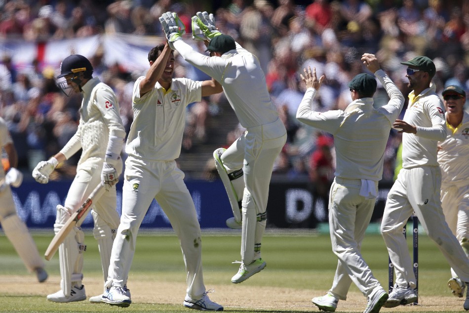 एशेजः टूटी पसली के साथ टेस्ट मैच खेल रहा है इंग्लैंड का ये गेंदबाज, ले चुका है दो विकेट