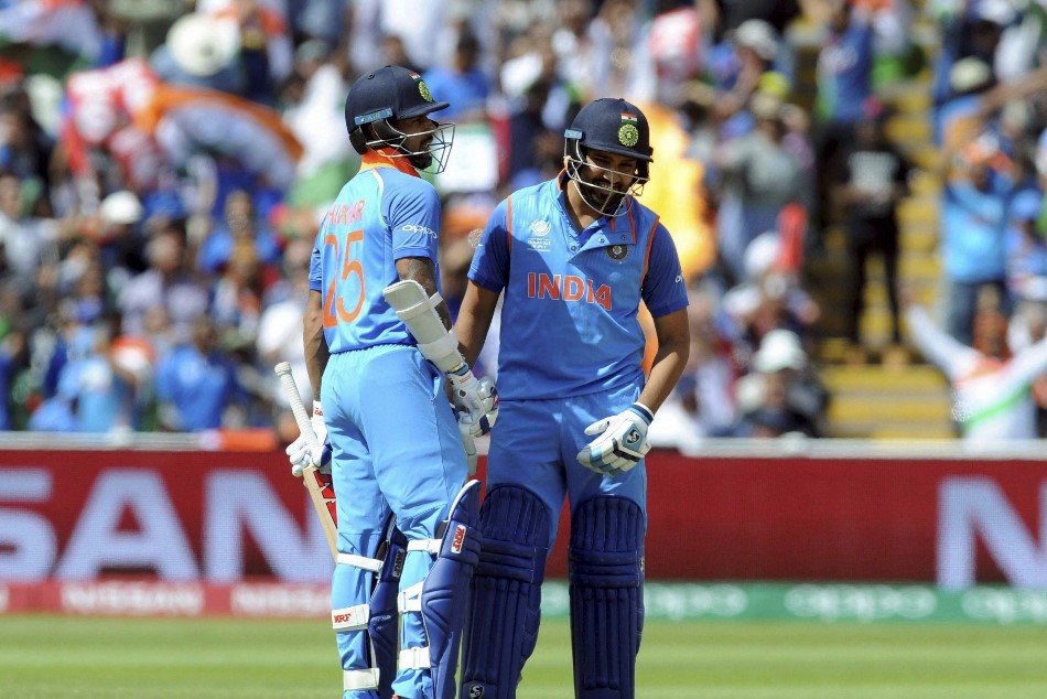 INDvSL: रोहित शर्मा ने लगाए '100 छक्के', 4 हजारी बने शिखर धवन