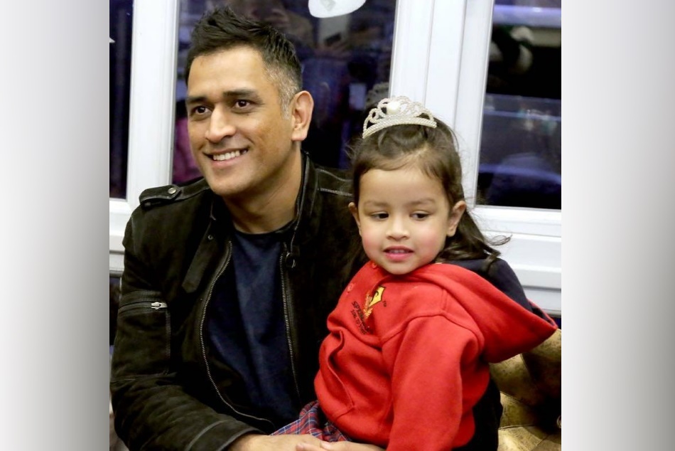 Video: बेटी जीवा के दोस्तों के साथ मस्ती करते दिखे एमएस धोनी